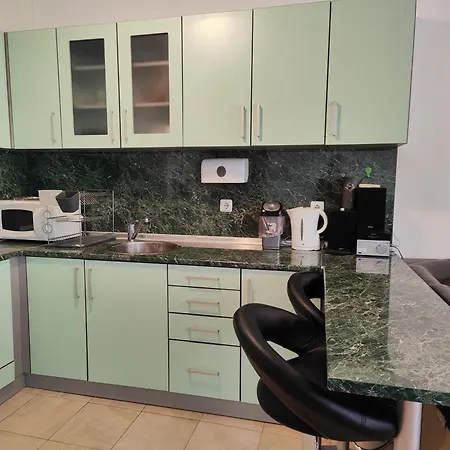 Nev Apartment *